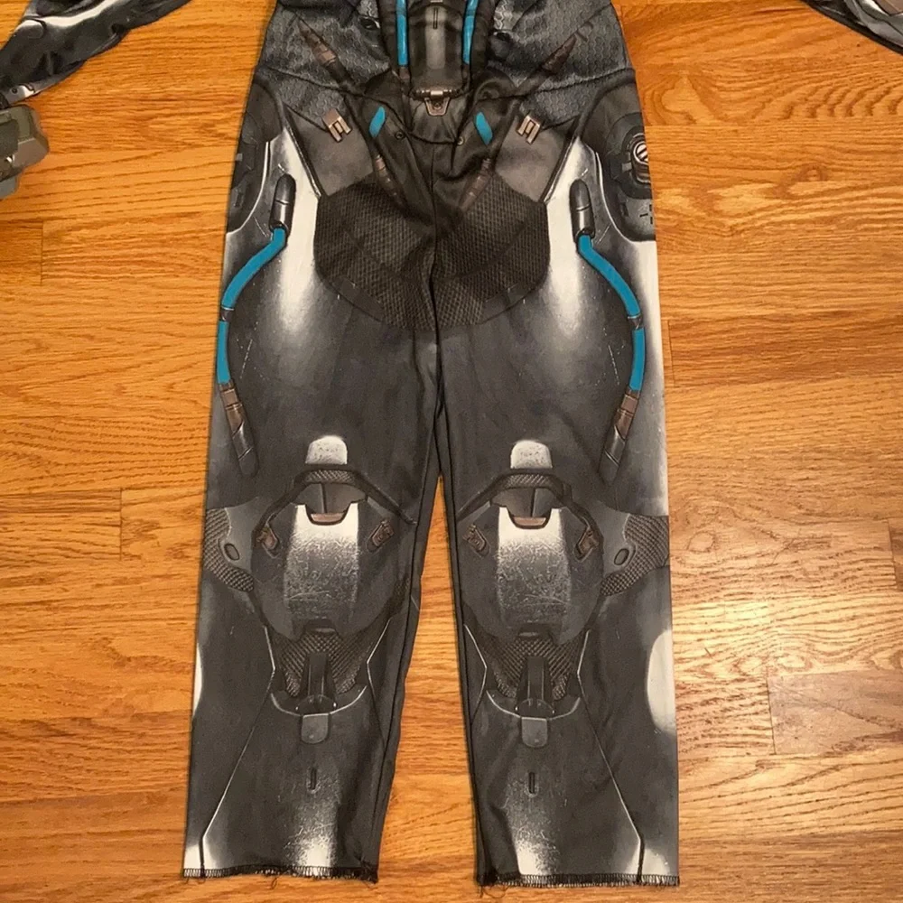 Halo Muscle Costume with helmet mask.